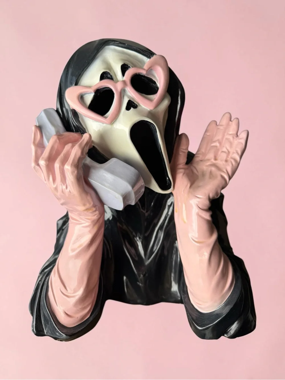 Stylish Pink & Black Decorative Scream Figure for Home Parties